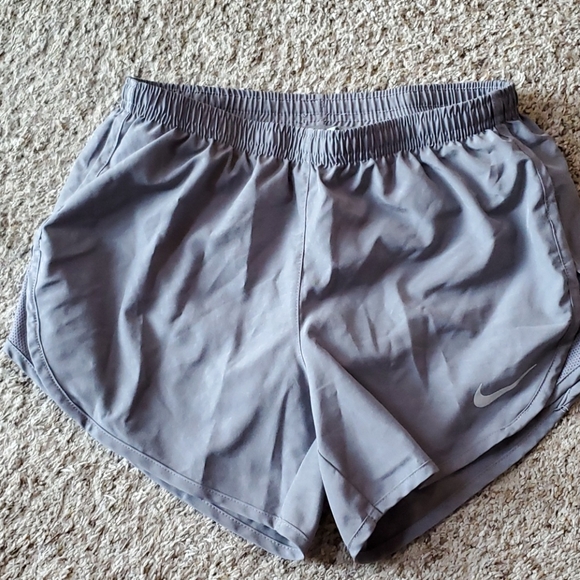 Nike shorts - Picture 1 of 4